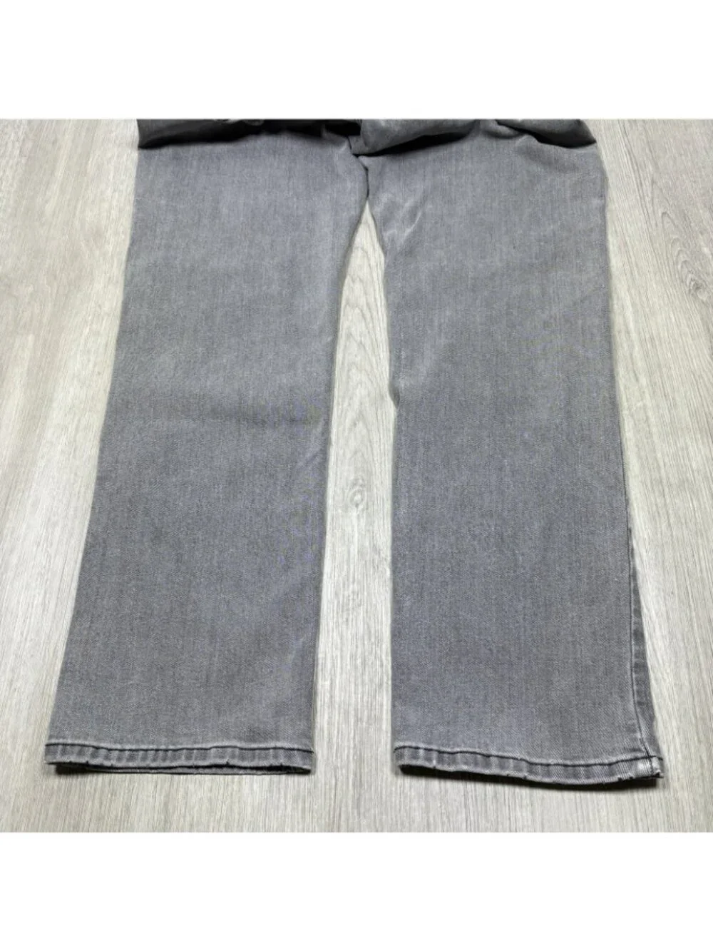 LEVIS 559 Men’s Relaxed Gray Straight Leg Jeans Size 34x32